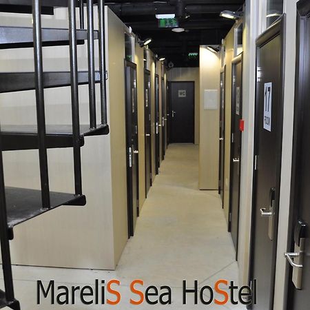 וארנה Marelis Sea Hostel מראה חיצוני תמונה
